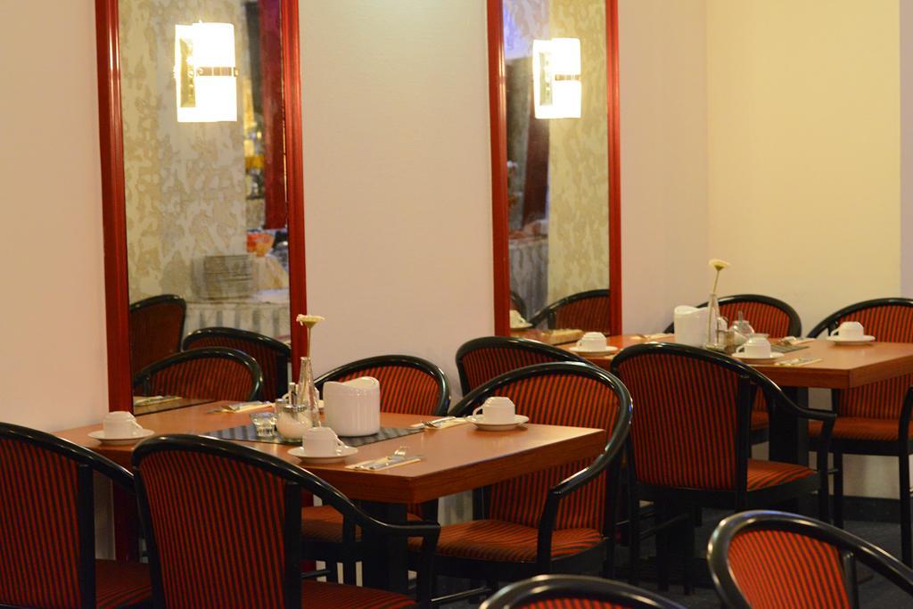 Ina Hotel Royal Kolín nad Rýnem Exteriér fotografie